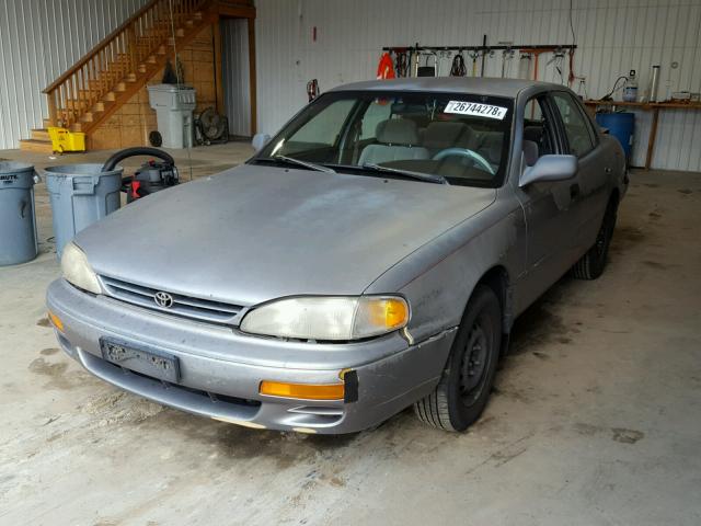 4T1BG12K9TU726974 - 1996 TOYOTA CAMRY DX SILVER photo 2