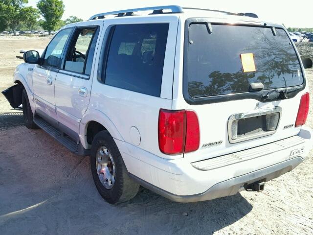 5LMRU27L1WLJ50304 - 1998 LINCOLN NAVIGATOR WHITE photo 3
