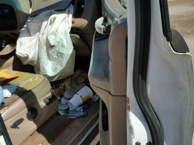 5LMRU27L1WLJ50304 - 1998 LINCOLN NAVIGATOR WHITE photo 9