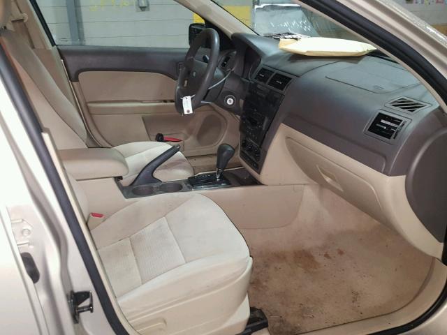 3FAFP07Z26R206266 - 2006 FORD FUSION SE BEIGE photo 5