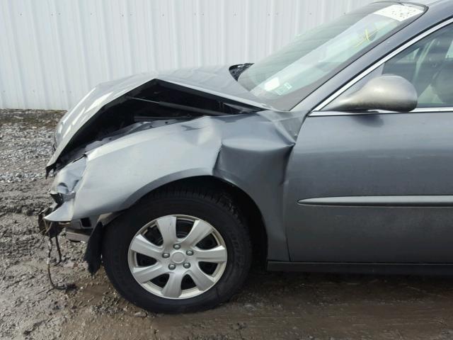 2G4WC532651229902 - 2005 BUICK LACROSSE C GRAY photo 9