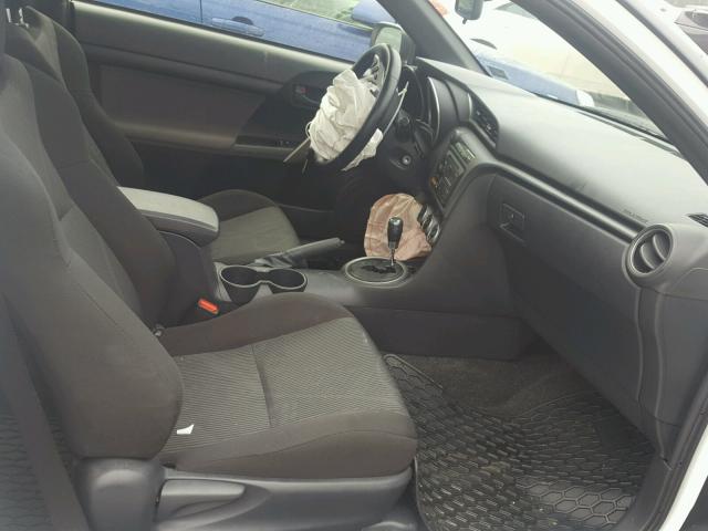 JTKJF5C7XD3059935 - 2013 TOYOTA SCION TC 白色 照片 5