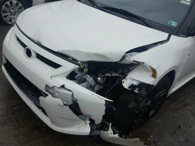 JTKJF5C7XD3059935 - 2013 TOYOTA SCION TC 白色 照片 9