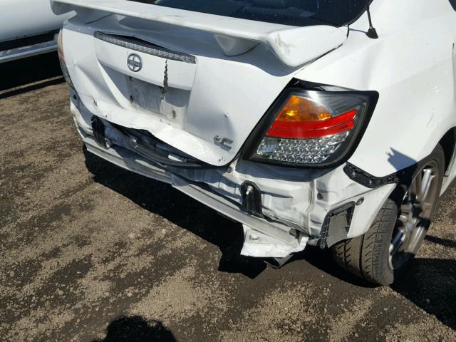 JTKDE167360068775 - 2006 TOYOTA SCION TC 白色 照片 9