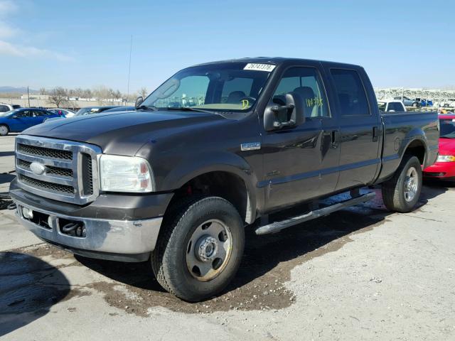 1FTSW21P05EA00315 - 2005 FORD F250 SUPER BROWN photo 2