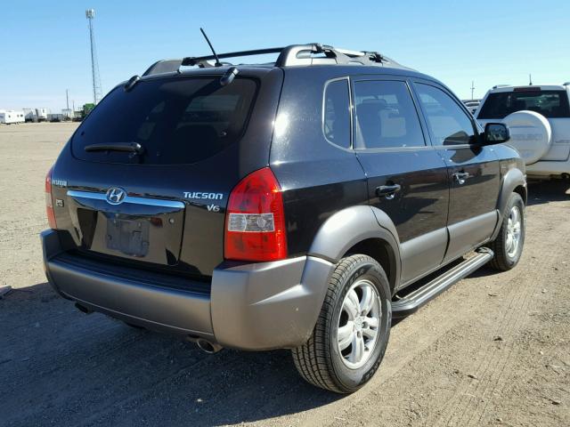 KM8JN12D88U895992 - 2008 HYUNDAI TUCSON SE BLACK photo 4