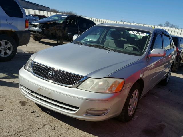 4T1BF28B22U232891 - 2002 TOYOTA AVALON XL SILVER photo 2