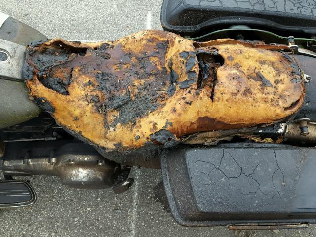 1HD1KH414AB619964 - 2010 HARLEY-DAVIDSON FLTRX 烧焦的 照片 6