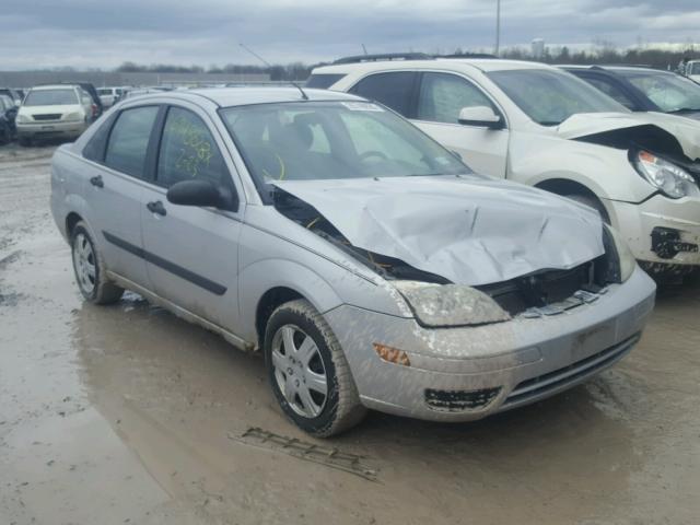 1FAFP34N15W129047 - 2005 FORD FOCUS ZX4 SILVER photo 1