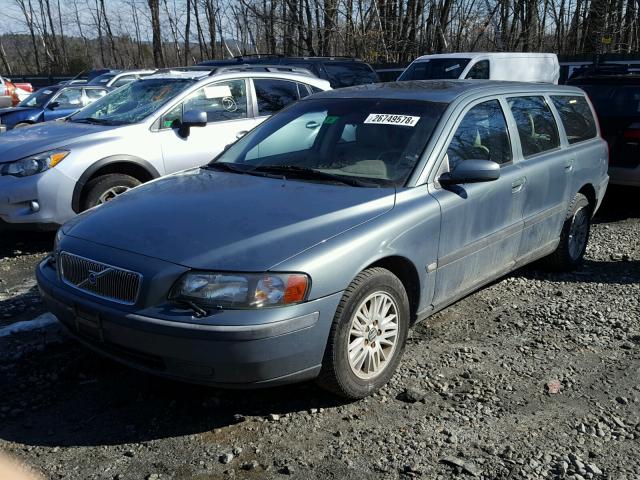 YV1SW61T242426490 - 2004 VOLVO V70 GREEN photo 2