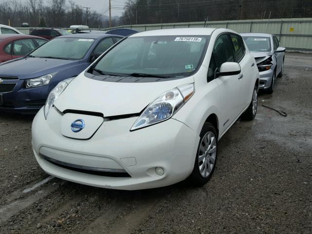 1N4AZ0CP3DC414452 - 2013 NISSAN LEAF S WHITE photo 2