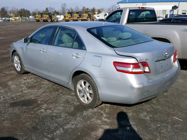 4T1BF3EK2BU231573 - 2011 TOYOTA CAMRY BASE SILVER photo 3