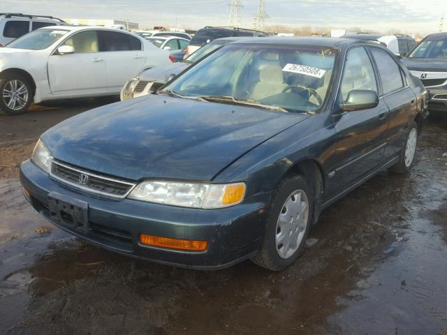 1HGCD5632TA123721 - 1996 HONDA ACCORD LX GREEN photo 2