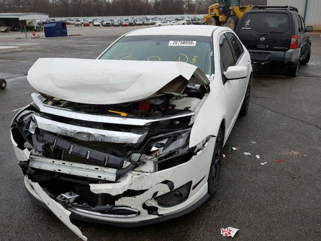 3FAHP0HA5BR329068 - 2011 FORD FUSION SE WHITE photo 2