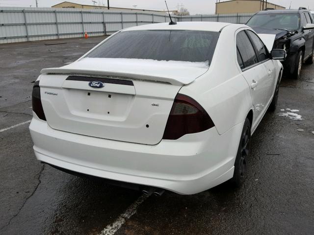 3FAHP0HA5BR329068 - 2011 FORD FUSION SE WHITE photo 4