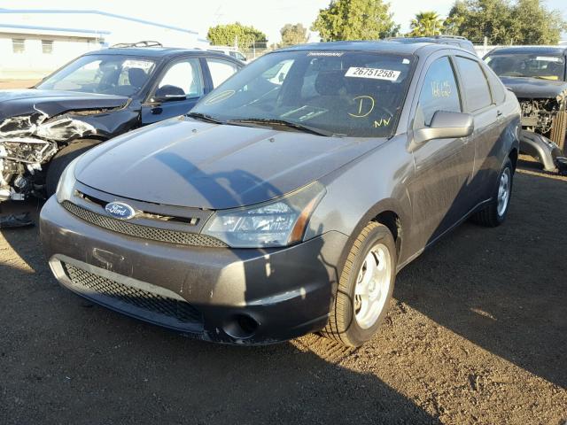 1FAHP3GNXBW167439 - 2011 FORD FOCUS SES GRAY photo 2