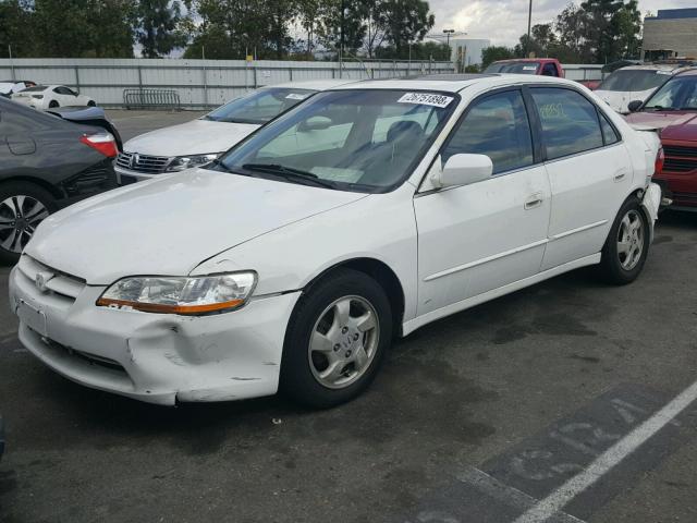 JHMCG6676XC021720 - 1999 HONDA ACCORD EX WHITE photo 2