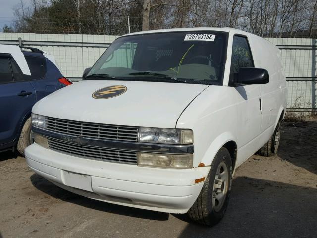 1GTDM19XX5B509410 - 2005 GMC SAFARI XT WHITE photo 2