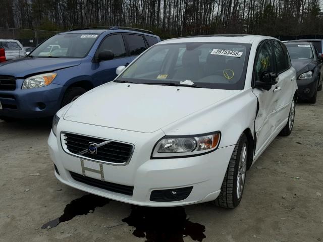 YV1382MW4A2536630 - 2010 VOLVO V50 2.4I WHITE photo 2