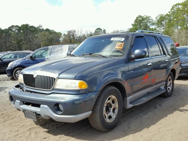 5LMRU27A0YLJ11477 - 2000 LINCOLN NAVIGATOR BLUE photo 2
