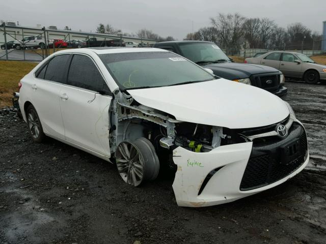 4T1BF1FK5HU285056 - 2017 TOYOTA CAMRY LE WHITE photo 1