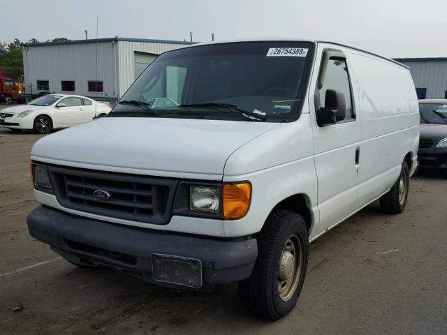 1FTRE14W15HA31229 - 2005 FORD ECONOLINE WHITE photo 2