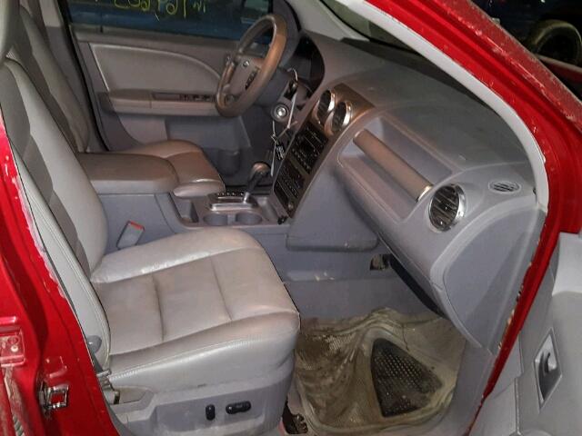 1FMZK02105GA49376 - 2005 FORD FREESTYLE RED photo 5