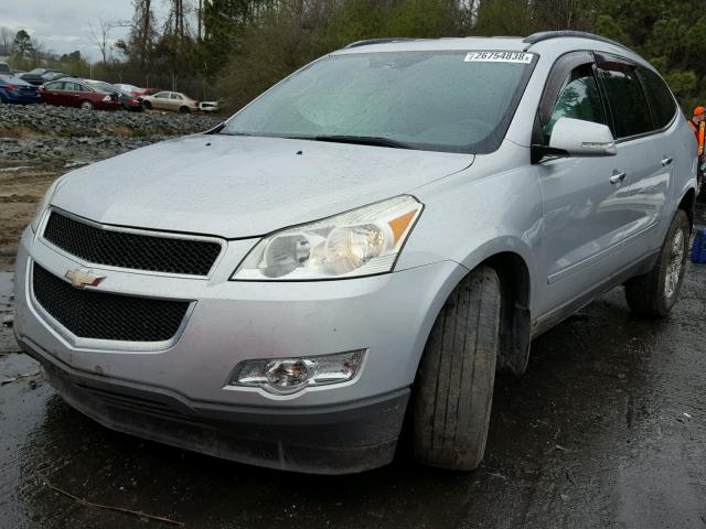 1GNKRGED1BJ131946 - 2011 CHEVROLET TRAVERSE L SILVER photo 2