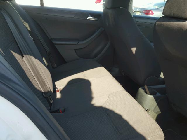 3VW2K7AJ0DM373817 - 2013 VOLKSWAGEN JETTA BASE 白色 照片 6