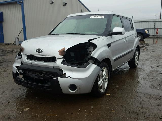 KNDJT2A23B7268039 - 2011 KIA SOUL + SILVER photo 2