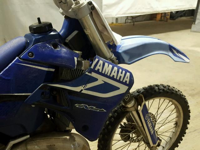 JYA4XLW06VA001382 - 1997 YAMAHA YZ2501 BLUE photo 10