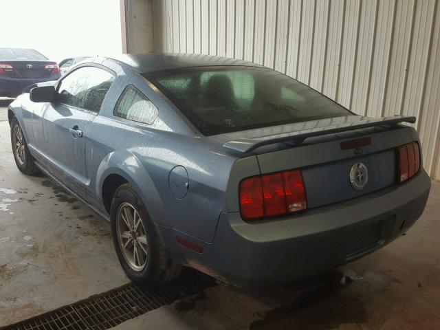 1ZVFT80N655188770 - 2005 FORD MUSTANG BLUE photo 3