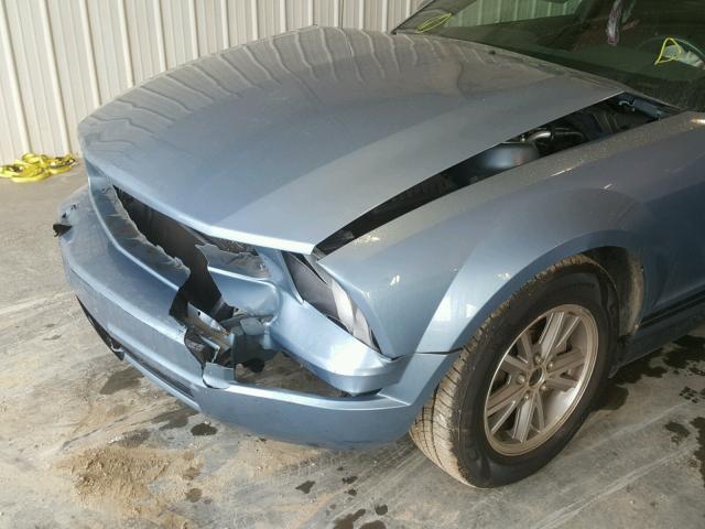 1ZVFT80N655188770 - 2005 FORD MUSTANG BLUE photo 9