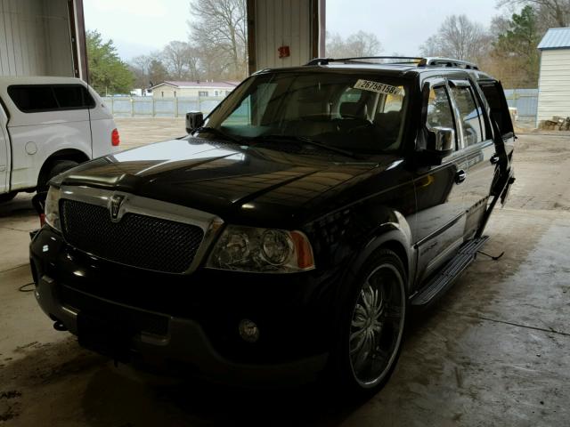 5LMFU28R53LJ46080 - 2003 LINCOLN NAVIGATOR შავი ფოტო 2