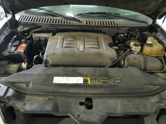 5LMFU28R53LJ46080 - 2003 LINCOLN NAVIGATOR შავი ფოტო 7