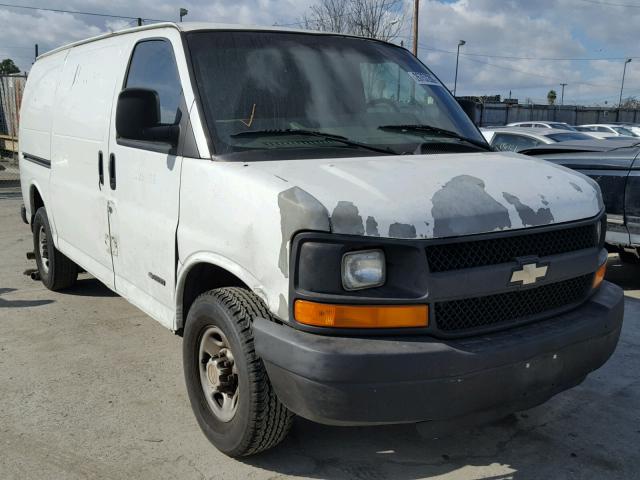 1GCGG25V451234623 - 2005 CHEVROLET EXPRESS G2 WHITE photo 1