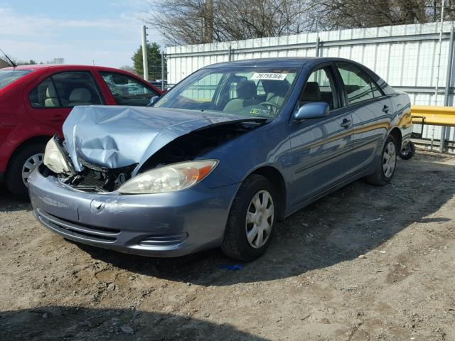 4T1BE32K93U734252 - 2003 TOYOTA CAMRY LE BLUE photo 2