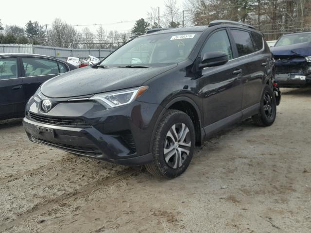 2T3BFREV5HW636503 - 2017 TOYOTA RAV4 LE BLACK photo 2