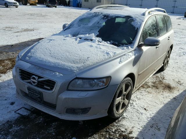 YV1672MW8B2597061 - 2011 VOLVO V50 T5 SILVER photo 2