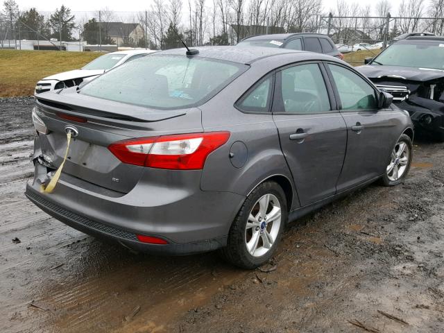 1FAHP3F21CL281856 - 2012 FORD FOCUS SE GRAY photo 4