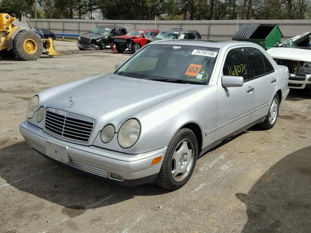 WDBJF70H7XA830995 - 1999 MERCEDES-BENZ E 430 SILVER photo 2