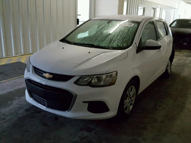 1G1JG6SG8H4146608 - 2017 CHEVROLET SONIC WHITE photo 2