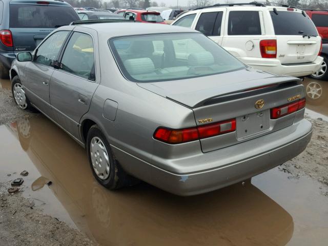 JT2BG22K6W0216497 - 1998 TOYOTA CAMRY CE SILVER photo 3