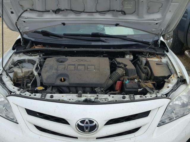 2T1BU4EEXCC821111 - 2012 TOYOTA COROLLA BA WHITE photo 7