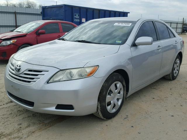 4T4BE46K57R002096 - 2007 TOYOTA CAMRY NEW SILVER photo 2