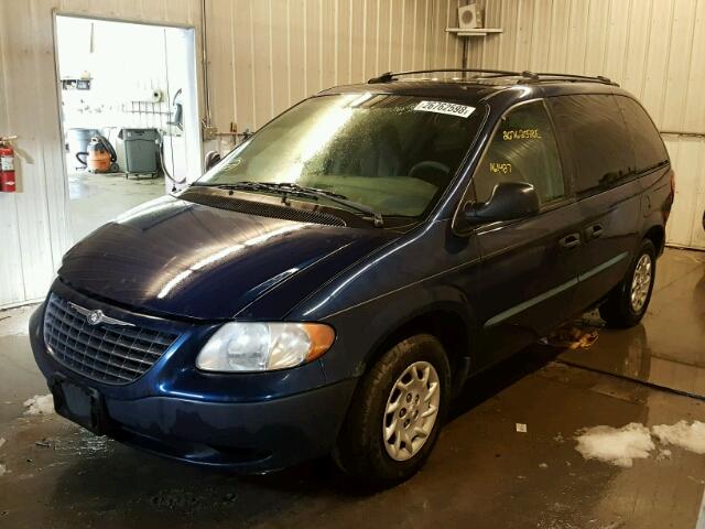 1C4GJ25322B661840 - 2002 CHRYSLER VOYAGER BLUE photo 2