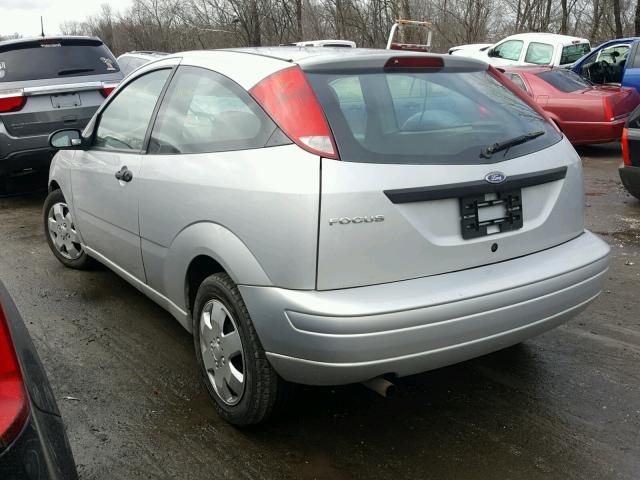 1FAFP31N67W276021 - 2007 FORD FOCUS ZX3 SILVER photo 3