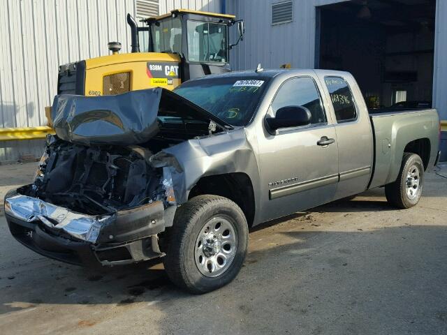 1GCRCSEA6BZ225260 - 2011 CHEVROLET SILVERADO GRAY photo 2