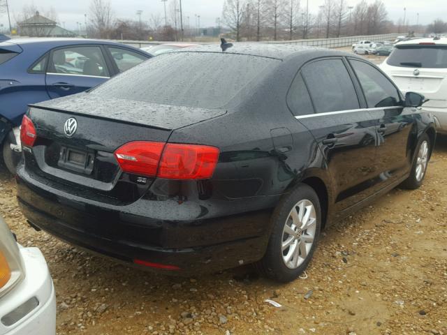 3VWD07AJXEM335642 - 2014 VOLKSWAGEN JETTA SE BLACK photo 4