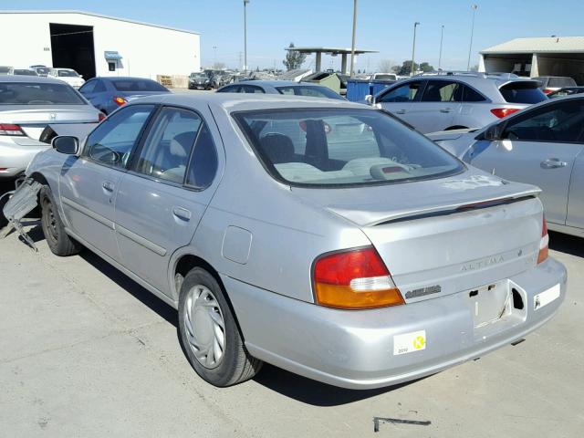 1N4DL01D1WC268644 - 1998 NISSAN ALTIMA XE SILVER photo 3